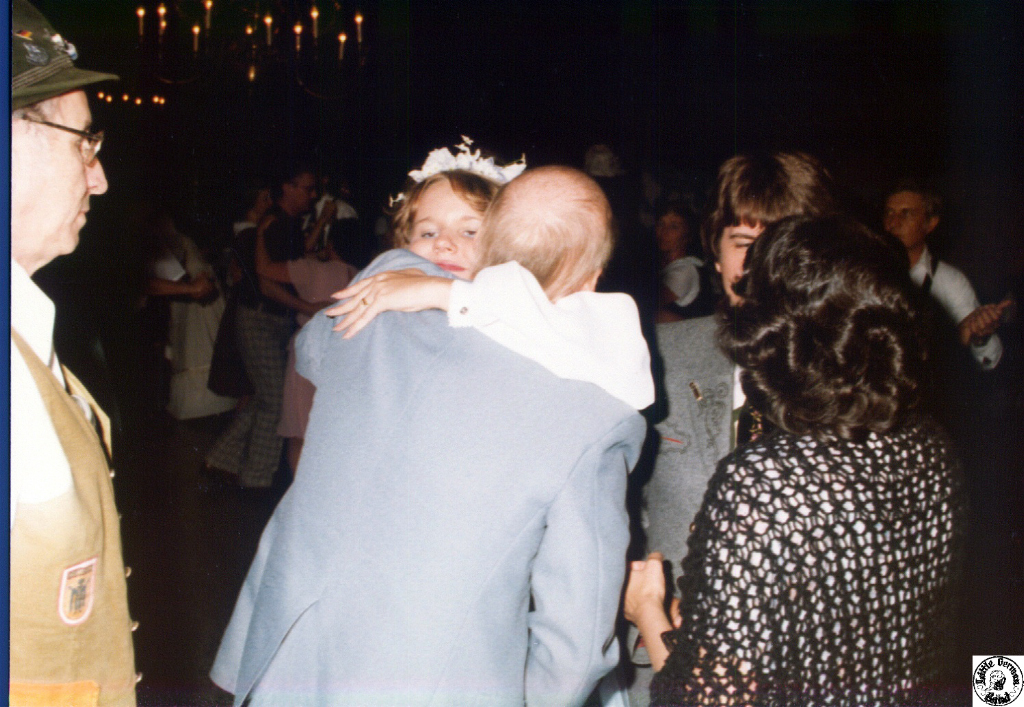 1982 05 01 03 Steve & Heidi's wedding.jpg